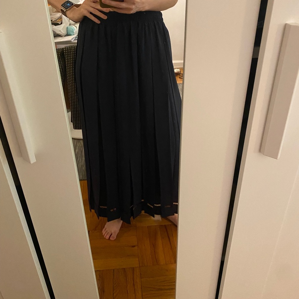 Navy pleated Toupy skirt